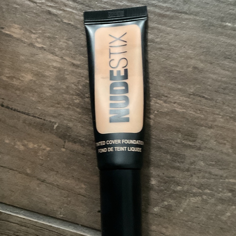 NUDESTIX Tinted Cover Foundation